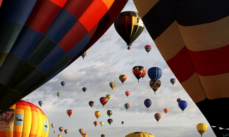 100608 Top News Photos Balloons