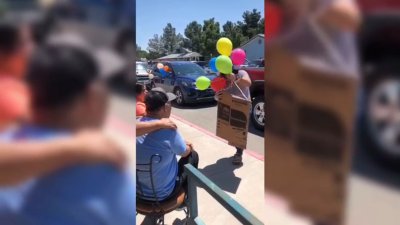 Abuelito recibe emotiva sorpresa en su cumpleaños
