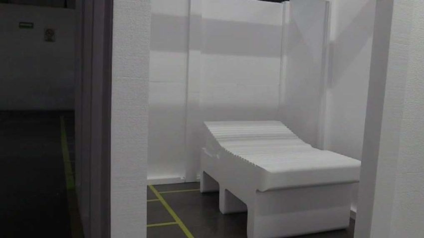 Juarenses crean cuartos y camas para pacientes con COVID-19