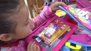 Reciben_mochilas_y_utiles_escolares_en_La_Joya