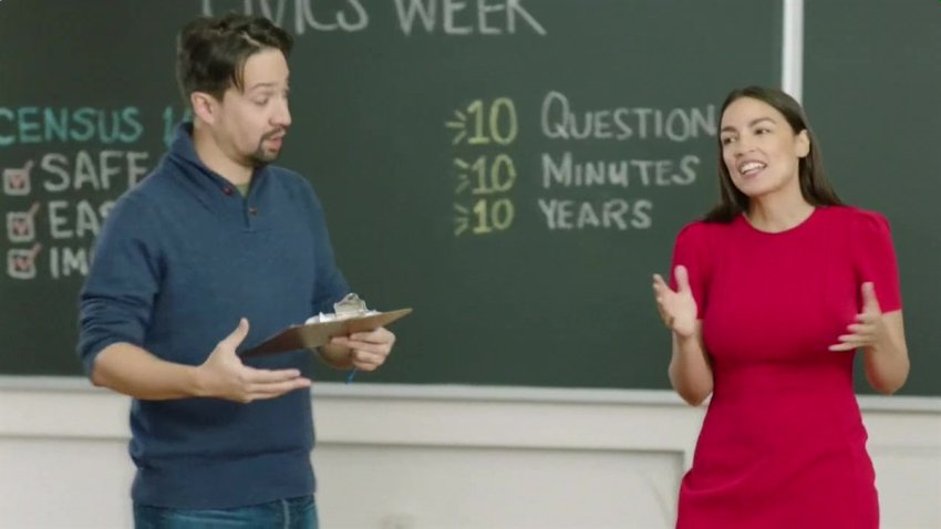 Ocasio-Cortez y Lin-Manuel Miranda animan a los migrantes a participar en el censo