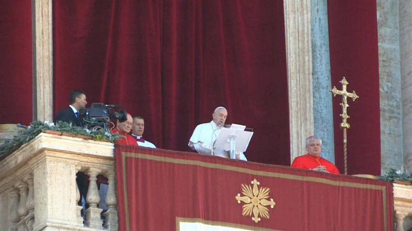 Papa Francisco habla de migrantes en mensaje de Navidad
