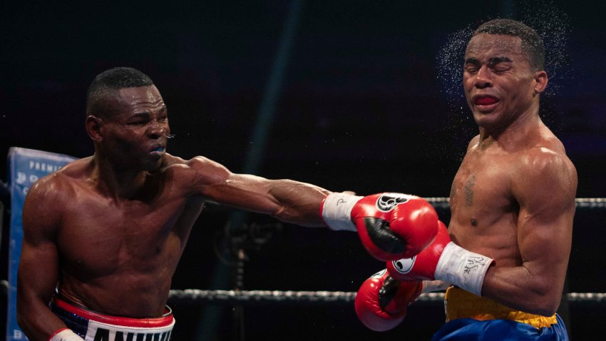 Cubano Rigondeaux vence a venezolano Solís con decisión dividida