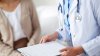 Ley histórica permite a médicos formados en el extranjero ejercer sin repetir residencia en Texas