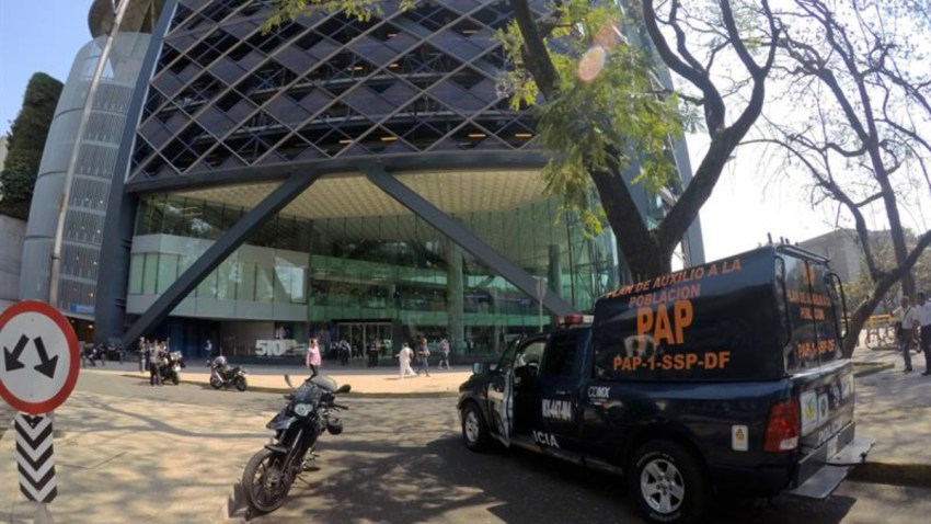 mexico-torre-bancomer-desalojo