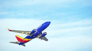 tlmd-avion-southwest-shutterstock_444362938