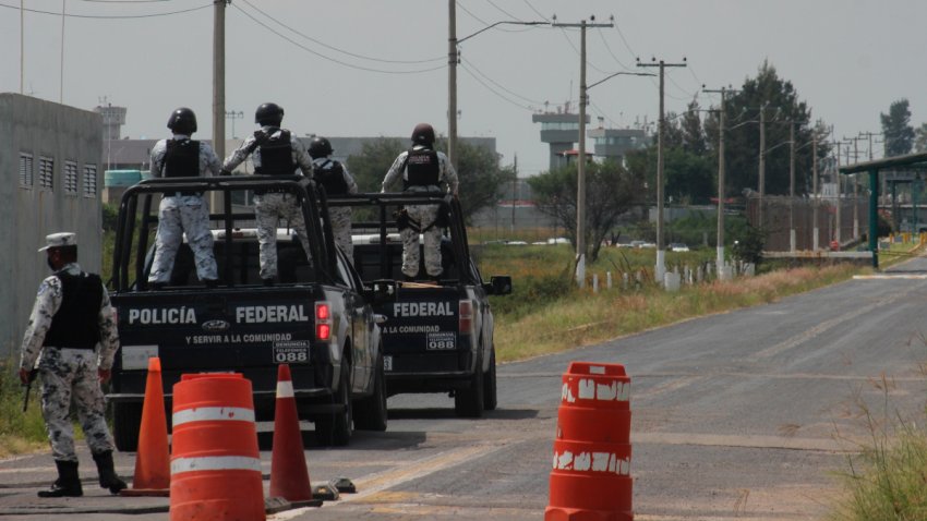 Inicia traslado de reos de la prisión mexicana de la que escapó “El Chapo”
