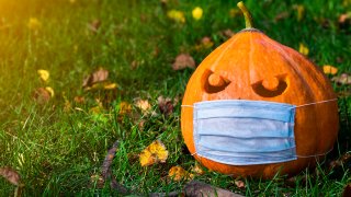 Jack-o-Lantern with mask