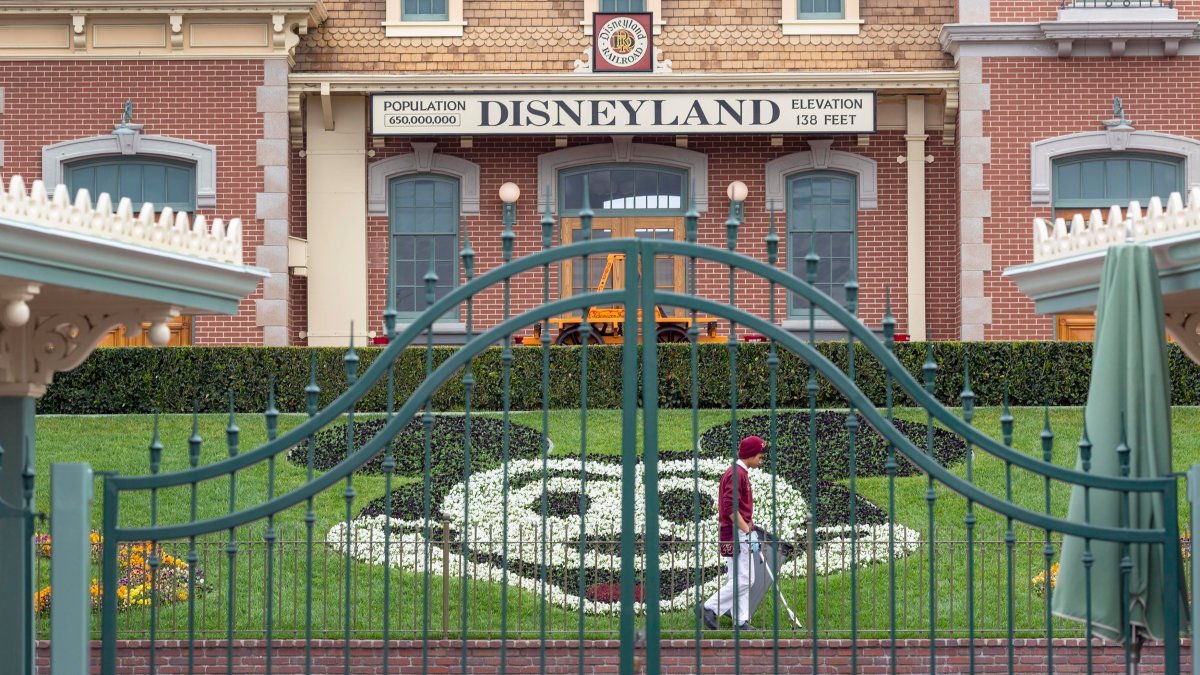 Disneyland termina con programa de pase anual para parques de