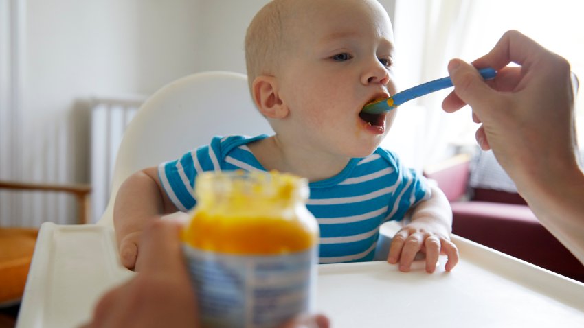 Informe: varios alimentos para bebés podrían contener niveles peligrosos de metales pesados