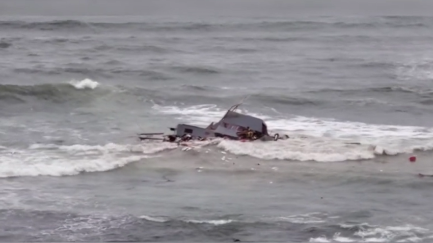 Boat capsizes near Point Loma