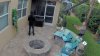 Video: oficial dispara con una pistola Taser a joven de 16 años en el patio de la casa de su novia