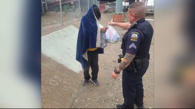 Generar vínculos de confianza y apoyar a los más vulnerables: oficial Constable de El Paso