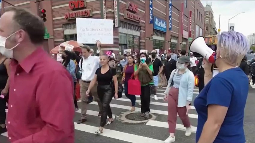 Residentes de Harlem protestan instalación de clínicas para tratar drogadicción