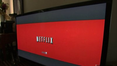 Podrías pagar tarifa adicional muy pronto si compartes tu contraseña de Netflix