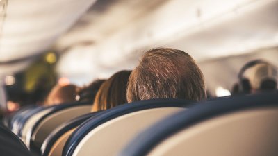 Pasajeros de un avión por fin se pudieron quitar el cubrebocas, en pleno abril Nueva York aún está teniendo nieve, y más en El Break de Telemundo 48.