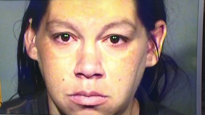 Acusan a madre de intentar ahogar a su bebé de 15 meses en la bañera
