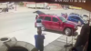 Imágenes fuertes: vehículo prensa a hombre contra camioneta en Ciudad Juárez