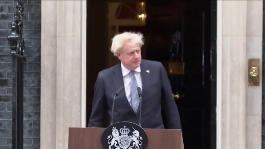 Renuncia el primer ministro del Reino Unido