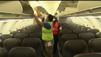 ¿Son muy pequeños los asientos de aviones? La FAA pide tu opinión para establecer dimensiones mínimas