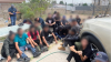 Descubren 44 migrantes en casas de seguridad en el El Paso