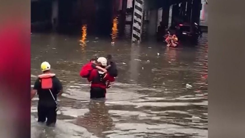 Rescatan a niños de inundaciones en Colorado, sujeto misterioso lo empuja a las vías del tren en Chicago y más en el Break de T48