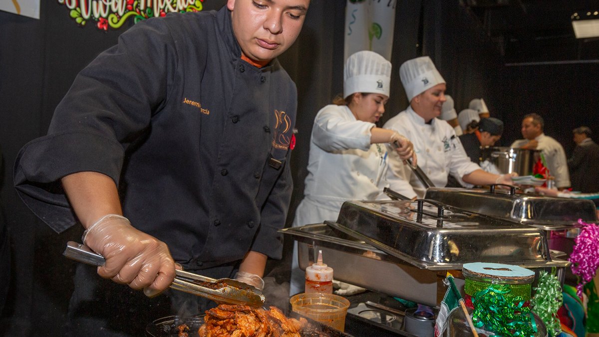 Fajitas y Margaritas invita EPCC a evento gastronómico para becas