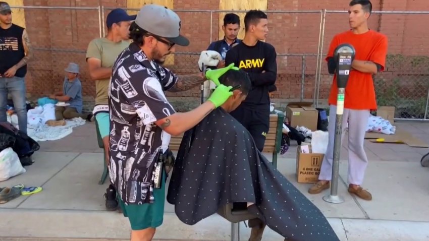Pepe’s: El barbero de El Paso que dio una esperanza y un corte de cabello a los migrantes