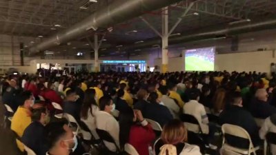 Insólito: más de mil empleados de maquila paran labores para apoyar a México en su primer partido