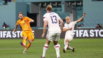 Blind fulmina el arco de EEUU con un zapatazo y pone el 2-0 ante EEUU