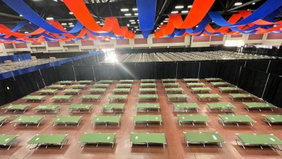 Centro de Convenciones se transforma en albergue temporal para migrantes en El Paso