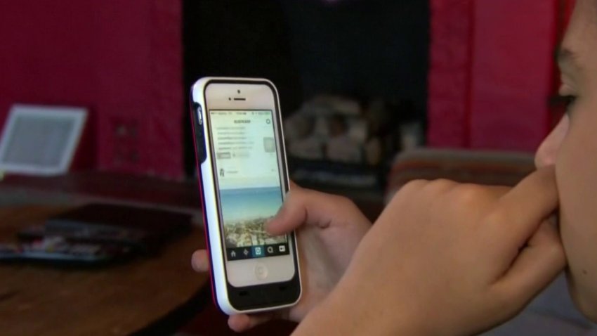 Estudio: redes sociales podrían causar cambios en el cerebro de adolescentes