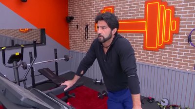 Arturo sumamente preocupado por la desaparición de Dania