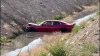 Cae vehículo en canal y lo abandonan en el Valle Alto de El Paso