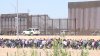 Se entregaron más de 1,500 migrantes por la puerta 36 en el muro fronterizo