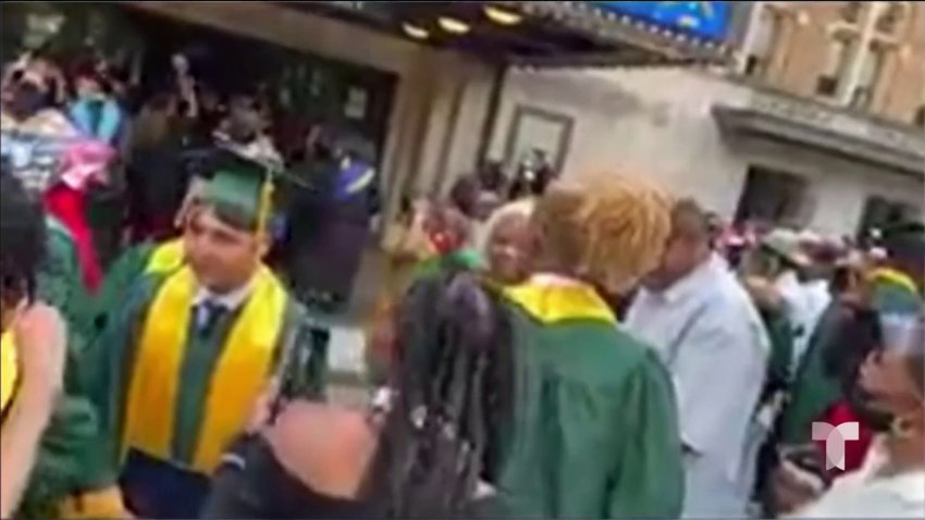 Sangrienta graduación: aterrador video del tiroteo que dejó dos muertos y varios heridos