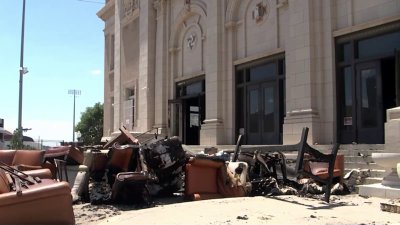 .Investigan incendio supuestamente intensional en un templo histórico en el centro de El Paso