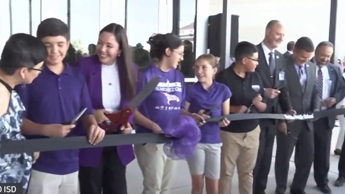 Socorro ISD inaugura nueva Escuela Secundaria Eastlake Telemundo El