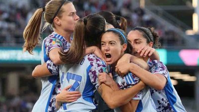 España define y abre el marcador con un golazo contra Suiza