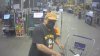 Lo buscan por usar tarjeta de débito robada en un Walmart de El Paso