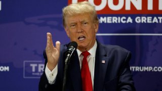 El expresidente Donald Trump, durante su discurso el miércoles en Dubuque, Iowa.