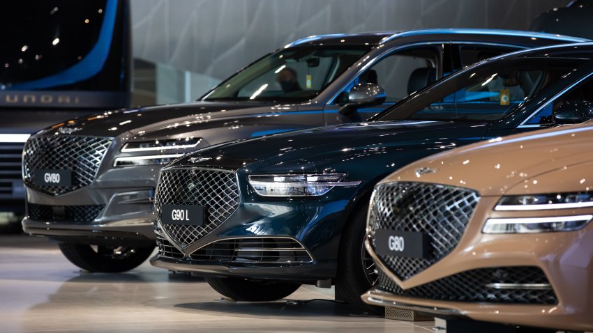 Los vehículos Genesis de Hyundai Motor Co. Los vehículos Genesis se exhiben en la sala de exposición Motorstudio de la empresa en Goyang, Corea del Sur, el jueves 22 de octubre de 2020.