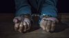Joven pide auxilio desde ventana; mujer termina arrestada en El Paso