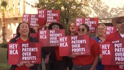 Enfermeras se manifiestan por un nuevo contrato sindical