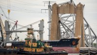 Canal temporal en Baltimore permite el paso del primer barco desde el colapso del puente