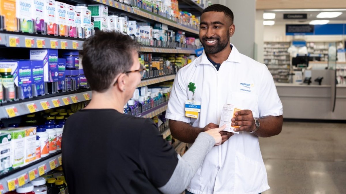 Walmart świętuje Dzień Wellness, oferując bezpłatne kontrole stanu zdrowia i szczepionki – Telemundo El Paso (48)