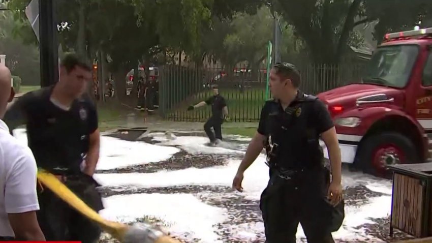 Evacuados y heridos por incendio en edificio de Miami reciben asistencia
