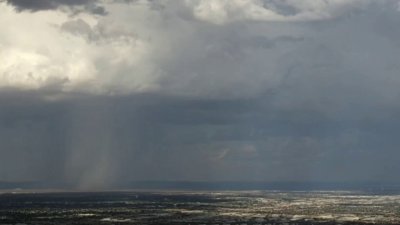 Fuertes lluvias y granizo en ciertas partes de la ciudad de El Paso