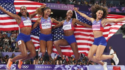 DESTACADOS: El equipo femenino de relevos 4x400m de EEUU arrasa la competencia y gana el oro