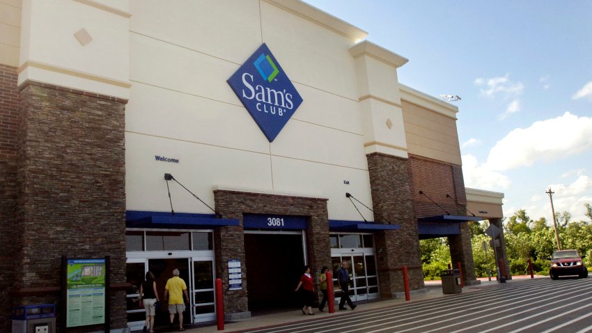 UNITED STATES – JUNE 05: Shoppers exit a Sam’s Club store in Fayetteville, Arkansas, U.S., on Thursday, June 5, 2008. Wal-Mart Stores Inc.’s gains in May were fueled by a 6.5 percent jump at its Sam’s Club warehouse club unit, which competes with Costco Wholesale Corp. (Photo by Beth Hall/Bloomberg via Getty Images)